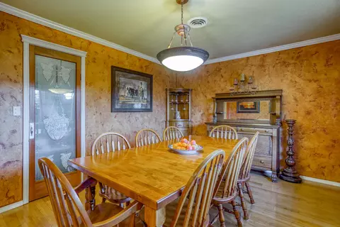 720 Lakeview Dr, Redding, CA 96001 photo 2