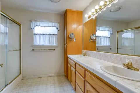 1712 Capistrano Walk, Redding, CA 96003 photo 9