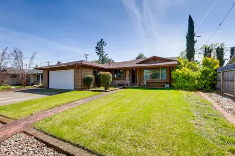 2183 Glengary Dr, Redding, CA 96001 photo 1