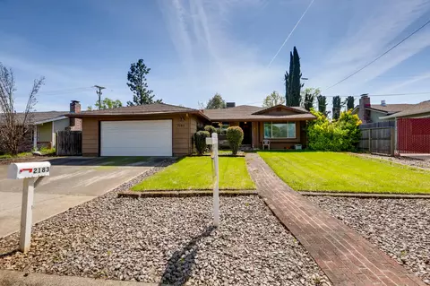 2183 Glengary Dr, Redding, CA 96001 photo 2