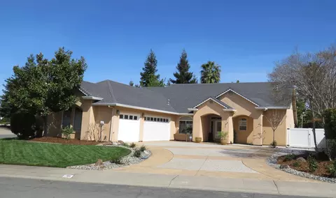 295 Kingsview Ct, Redding, CA 96003 photo 1