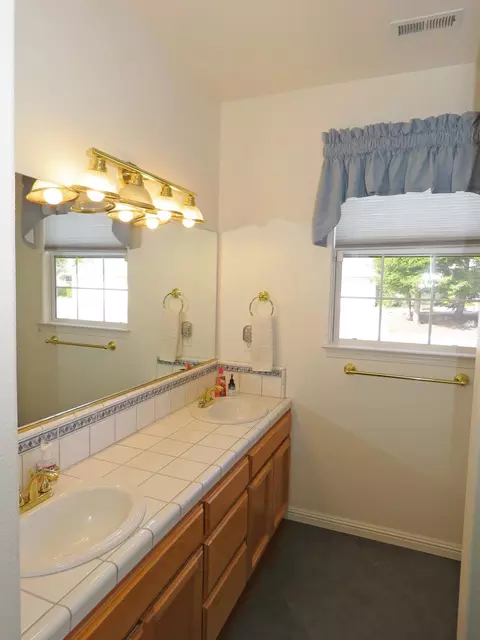 295 Kingsview Ct, Redding, CA 96003 photo 19