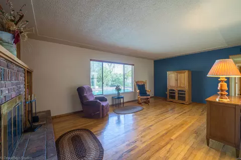 4210 Oro St, Redding, CA 96001 photo 4