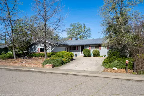 4210 Oro St, Redding, CA 96001 photo 1