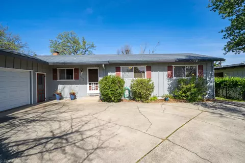 4210 Oro St, Redding, CA 96001 photo 2