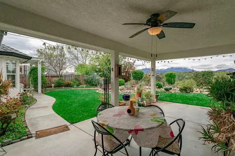 184 Ironwood Ln, Redding, CA 96003 photo 1