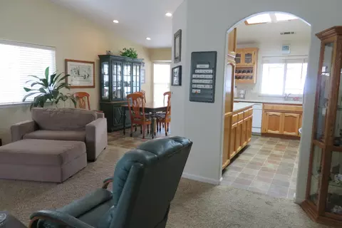 955 Gold St, Redding, CA 96001 photo 8