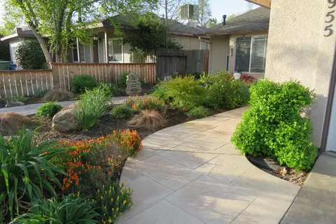 955 Gold St, Redding, CA 96001 photo 2