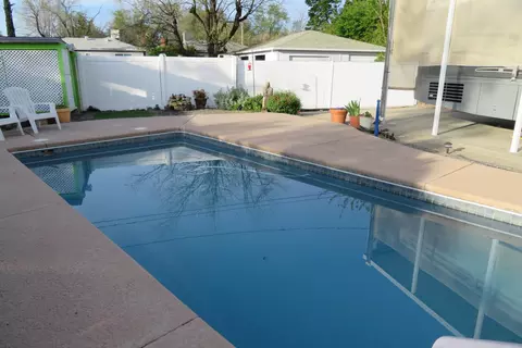 955 Gold St, Redding, CA 96001 photo 4