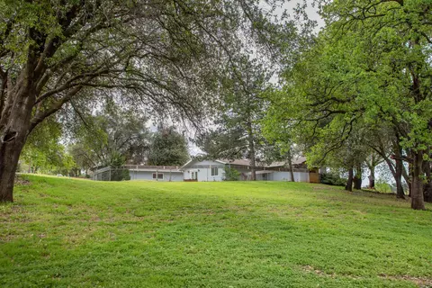 1600 Filaree Dr, Redding, CA 96002 photo 4