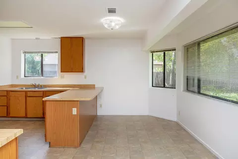 5850 Old Barn Way, Redding, CA 96001 photo 8