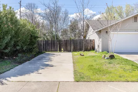5850 Old Barn Way, Redding, CA 96001 photo 3