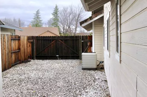 2038 Wicklow St, Redding, CA 96001 photo 33