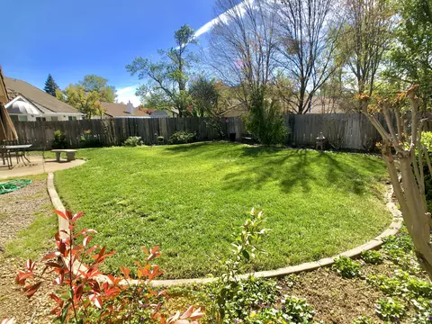 2038 Wicklow St, Redding, CA 96001 photo 8