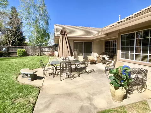 2038 Wicklow St, Redding, CA 96001 photo 7