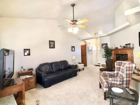 2038 Wicklow St, Redding, CA 96001 photo 17