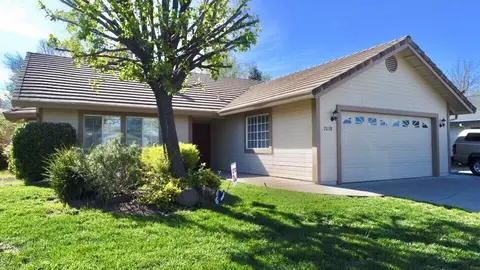 2038 Wicklow St, Redding, CA 96001 photo 2