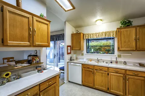 1192 Golden Gate Trl, Redding, CA 96003 photo 13