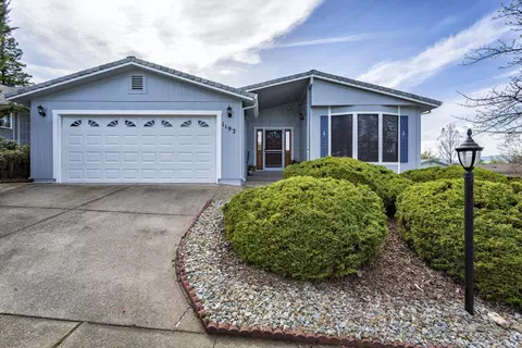 1192 Golden Gate Trl, Redding, CA 96003 photo 1