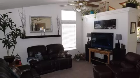 538 Springer Dr, Redding, CA 96003 photo 4
