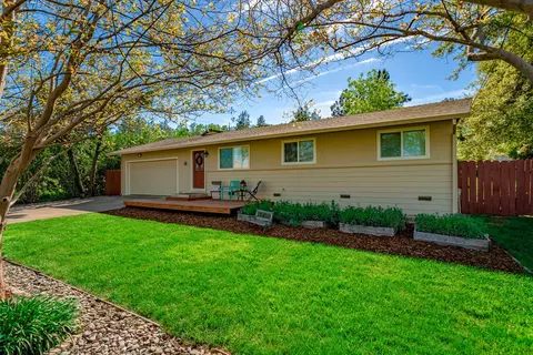 3540 Court St, Redding, CA 96002 photo 2