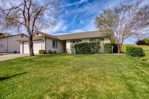 1467 Grouse Dr, Redding, CA 96003 photo 1
