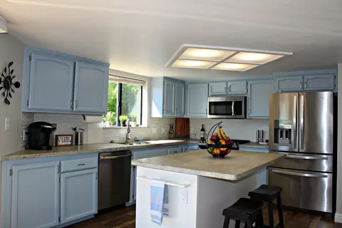 2111 Wicklow St, Redding, CA 96001 photo 3