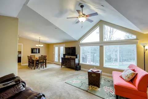 18017 Vista Pine Ln, Redding, CA 96003 photo 4