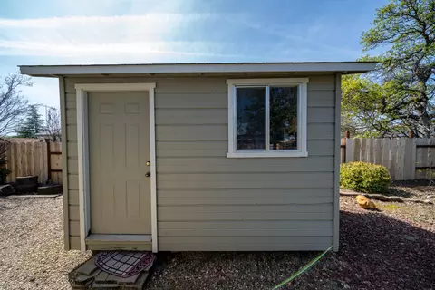 410 Rosewood Dr, Redding, CA 96003 photo 18