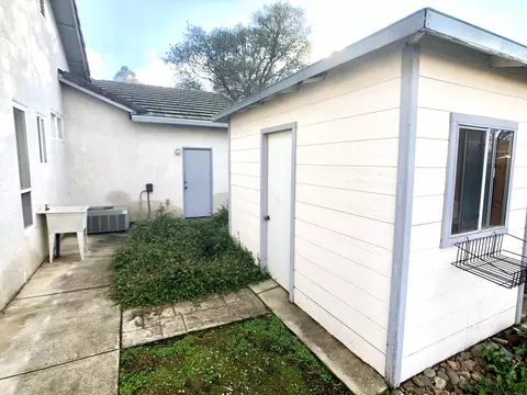 1472 Augustine Way, Redding, CA 96002 photo 10