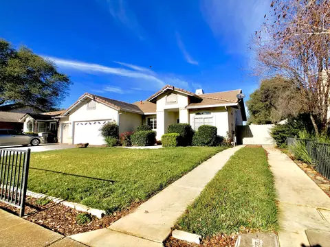 1472 Augustine Way, Redding, CA 96002 photo 3