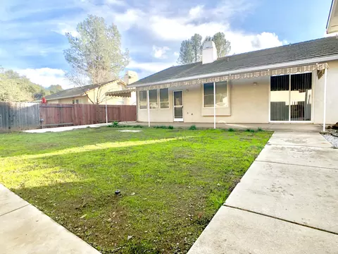 1472 Augustine Way, Redding, CA 96002 photo 8