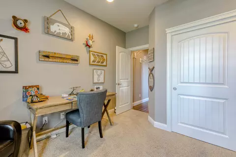 2490 Voltaire Way, Redding, CA 96003 photo 9