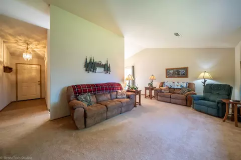 3963 Travona St, Redding, CA 96001 photo 4