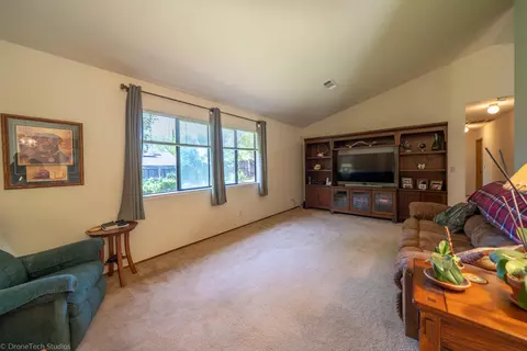 3963 Travona St, Redding, CA 96001 photo 5