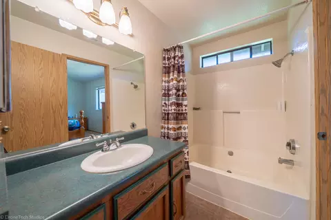 3963 Travona St, Redding, CA 96001 photo 9
