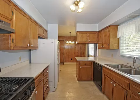 8879 Redbank, Redding, CA 96001 photo 4
