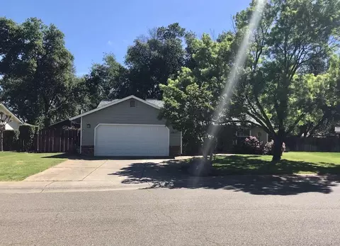3457 Bridger Dr, Redding, CA 96002 photo 2