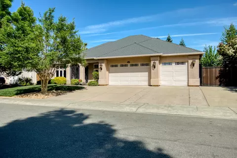 4645 Clark River Dr, Redding, CA 96002 photo 2