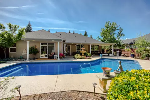 4645 Clark River Dr, Redding, CA 96002 photo 4
