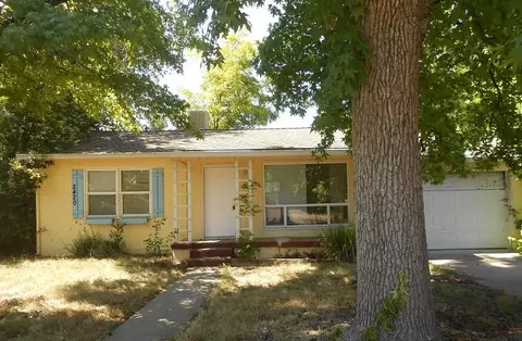 2420 Bonnie Dr, Redding, CA 96001 photo 1