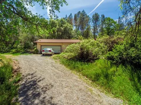 13749 Oakmont Trl, Redding, CA 96003 photo 17