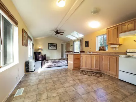 14836 Valley Vista Ct, Redding, CA 96003 photo 4