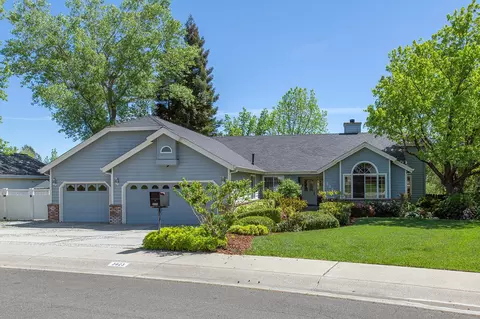 3823 Andes Dr, Redding, CA 96001 photo 1