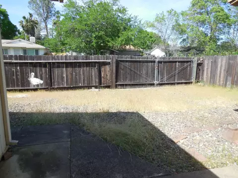 3507 Dune St, Redding, CA 96002 photo 4