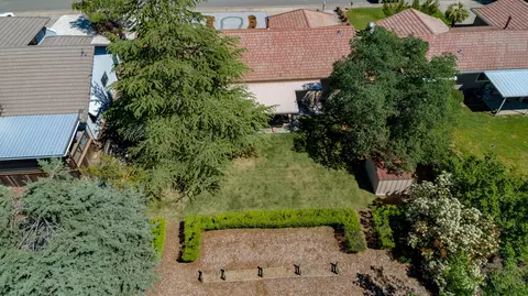 383 Rosewood Dr, Redding, CA 96003 photo 34