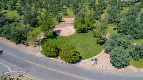 383 Rosewood Dr, Redding, CA 96003 photo 28