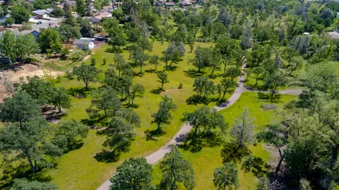 383 Rosewood Dr, Redding, CA 96003 photo 27