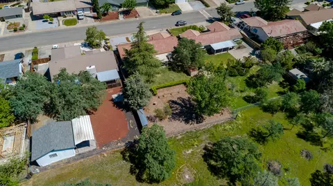 383 Rosewood Dr, Redding, CA 96003 photo 32