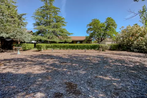 383 Rosewood Dr, Redding, CA 96003 photo 47